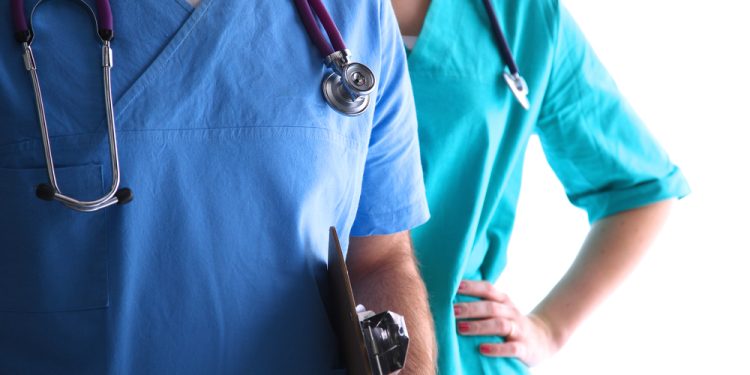 الملابس الطبية