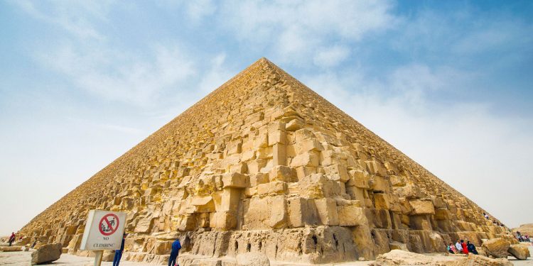 هرم منكاورع ؛ الأهرامات ؛ أهرامات الجيزة