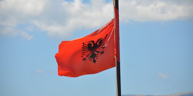 ألبانيا