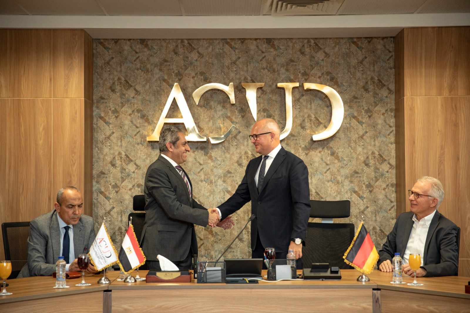 “العاصمة الإدارية” توقع عقداً لإنشاء شركة مساهمة لإدارة مرفق المياه