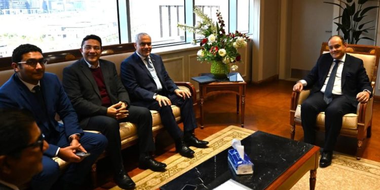 وزير التجارة يبحث خطط "مجموعة العربي" للتوسع في السوق المصرية