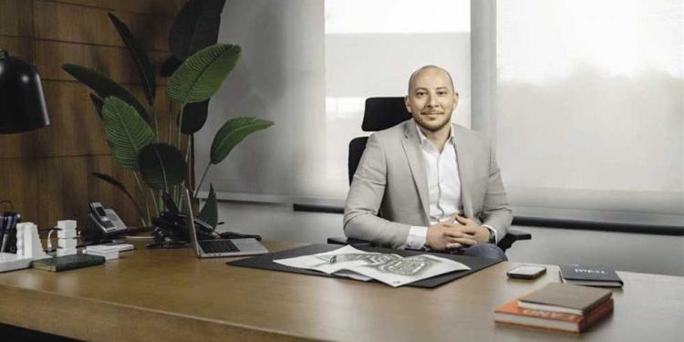 محمد عادل الرئيس التنفيذى لشركة رؤية للتطوير العقارى