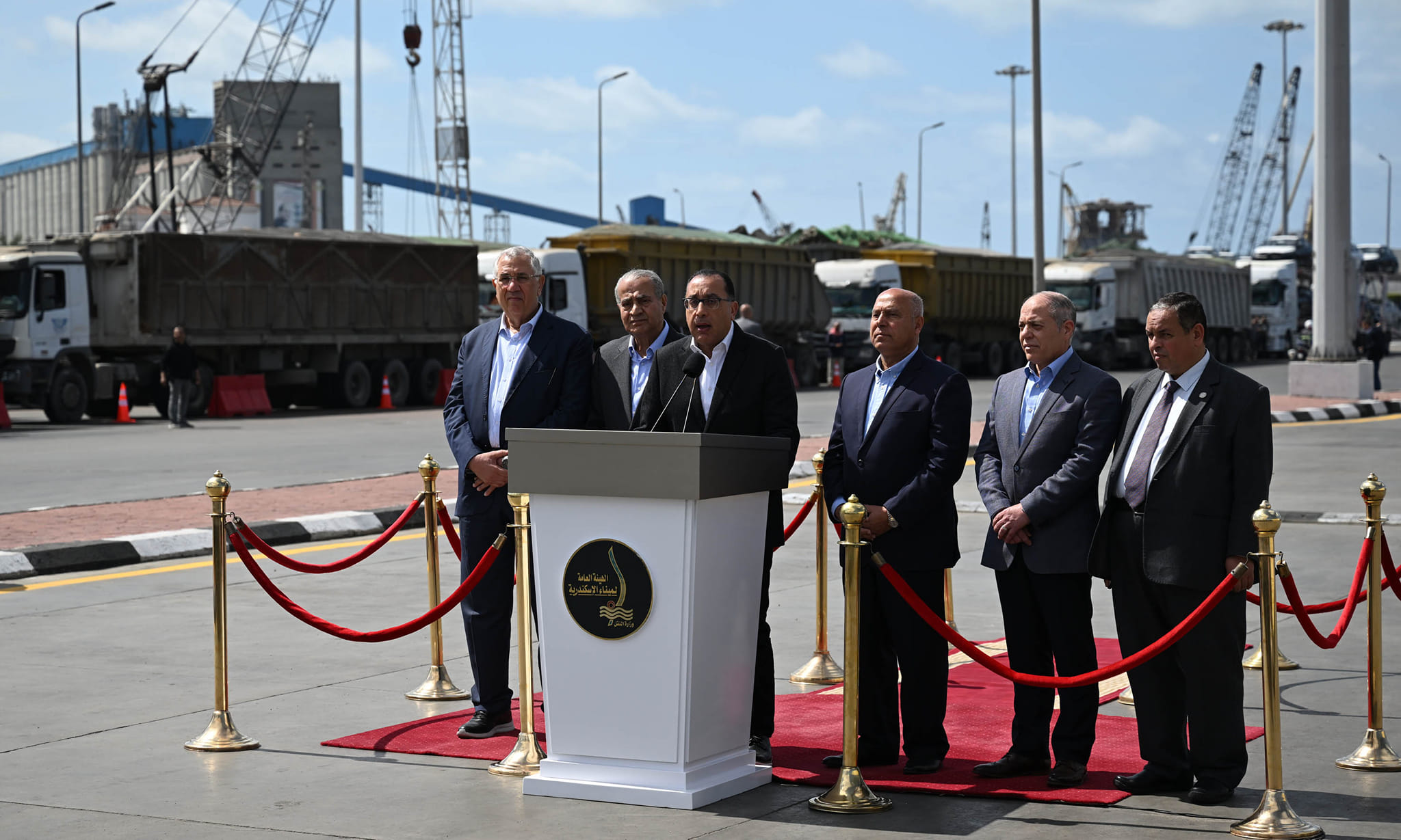 ماذا قال رئيس الوزراء خلال الإفراج عن السلع من الموانئ المصرية؟