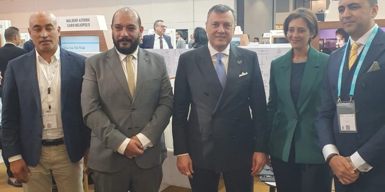 "عيسى" يفتتح الجناح المصري في بورصة برلين السياحية