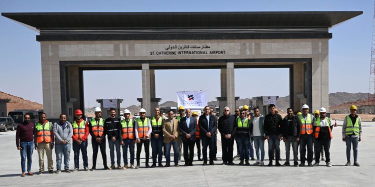 رئيس الوزراء يوجه باستكمال مشروع تطوير وتوسعة مطار سانت كاترين