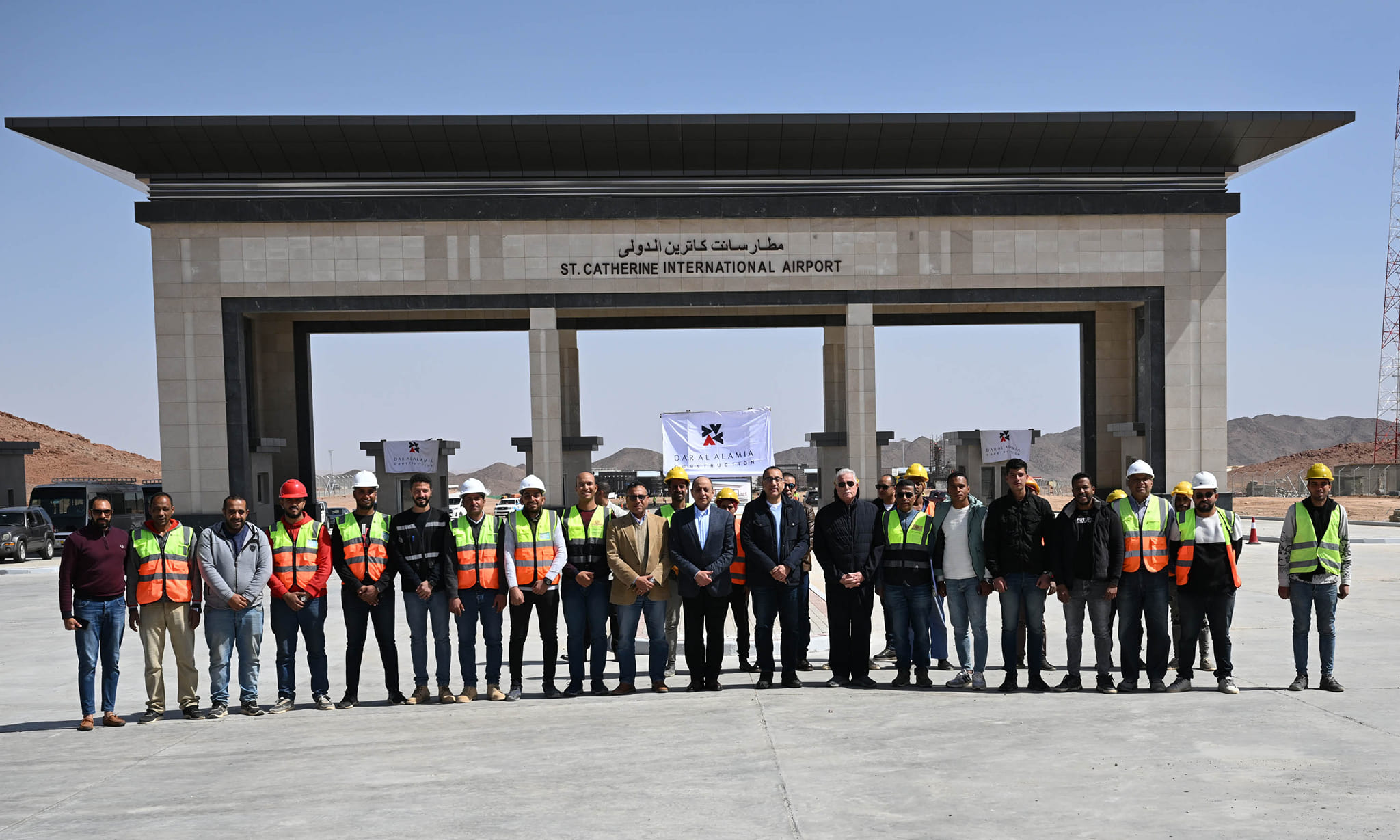 رئيس الوزراء يوجه باستكمال مشروع تطوير وتوسعة مطار سانت كاترين