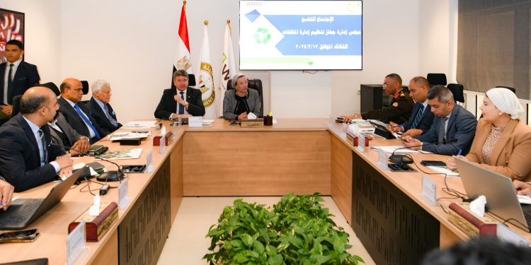 توافق بين "البيئة" و"الصحة" لطرح معالجة المخلفات الطبية على القطاع الخاص