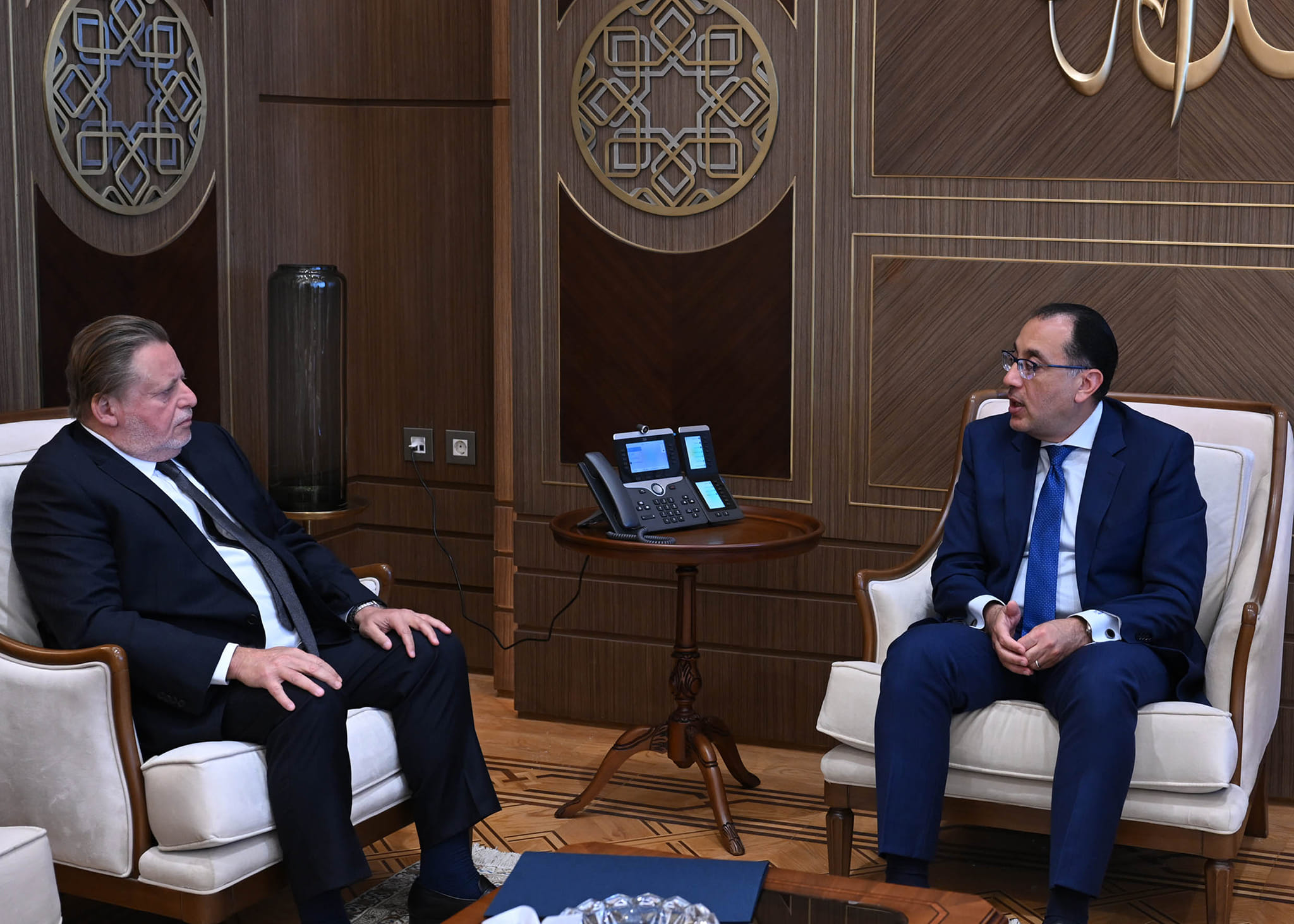 “الوزراء”: الإفراج عن السلع والبضائع يسير بصورة جيدة جدًا.. و”المركزى” يوفر العملة الصعبة