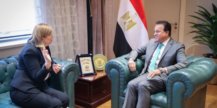 وزير الصحة وسفيرة الدنمارك