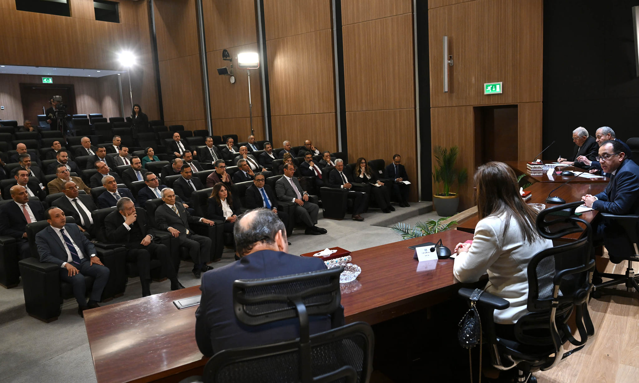 الحكومة تتفق مع المُصنعين والتجار على بدء خفض أسعار السلع بنحو 20%‎ ليصل التخفيض إلى 30% بعد عيد الفطر