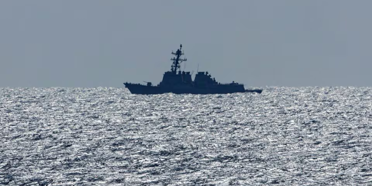 الحوثيون يهاجمون ناقلة نفط مملوكة للصين في البحر الأحمر