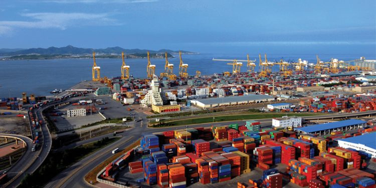 ميناء داليان الصيني