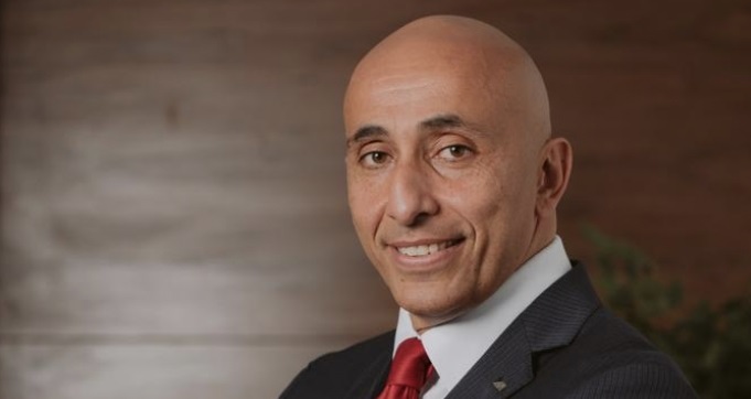 عمر شلباية الرئيس التنفيذى لمجموعة أكسا مصر للتأمين