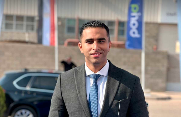 حسام جمال رئيس قسم الشؤون الحكومية والقانونية بشركة بريق