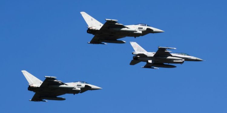 اليابان تسمح بتصدير الطائرات المقاتلة من الجيل القادم