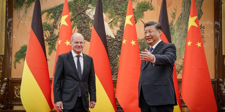 الرئيس الصيني شي جين بينج، والمستشار الألماني أولاف شولتس