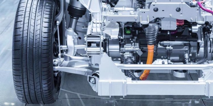 "الجمارك" تشدد على الالتزام بضوابط استيراد مكونات السيارات