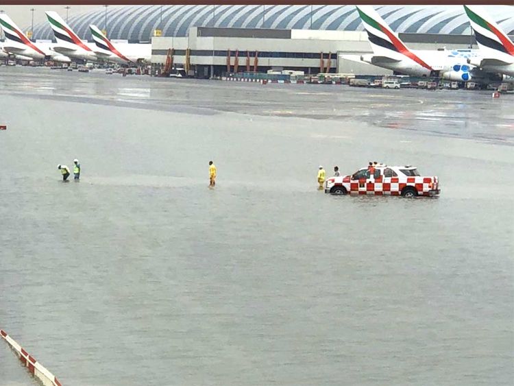 الخطوط العراقية توقف رحلاتها إلى مطار دبي بسبب الأمطار