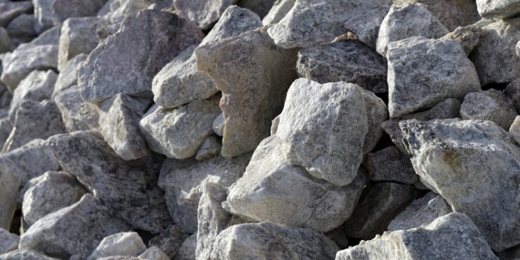 خام الليثيوم