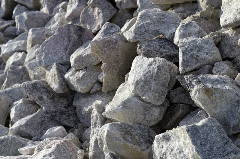 خام الليثيوم