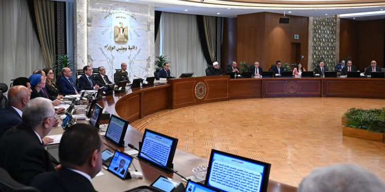 رئيس الوزراء: حريصون على إتاحة الدعم اللازم للمصنعين والمصدرين المصريين