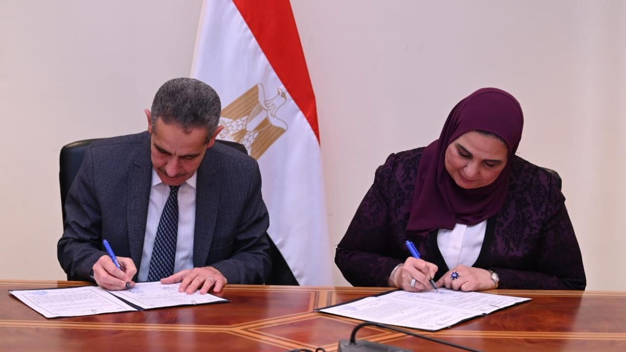 بنك ناصر يوقع عقد تمليك فرع جديد في طنطا