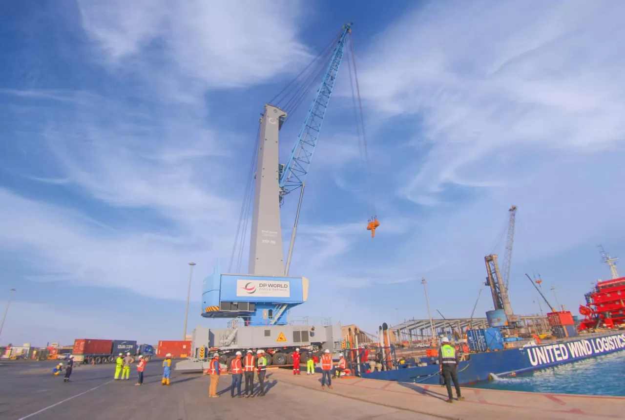"موانئ دبي العالمية" تعزز طاقتها الإنتاجية في ميناء العين السخنة