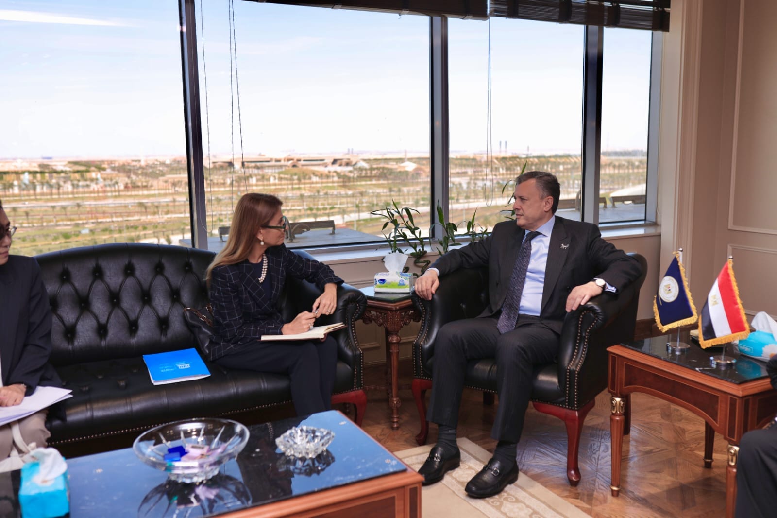 "السياحة" تبحث تعزيز التعاون مع "اليونسكو" في مجال العمل الأثري