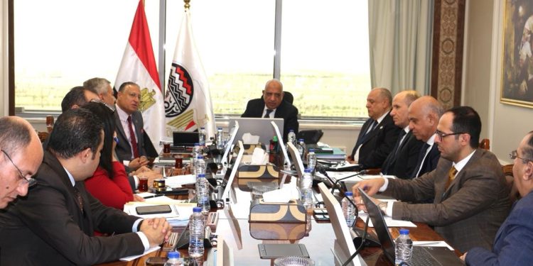 وزير قطاع الأعمال يوجه بتأهيل الشركات التابعة لمختلف أنواع الشراكات