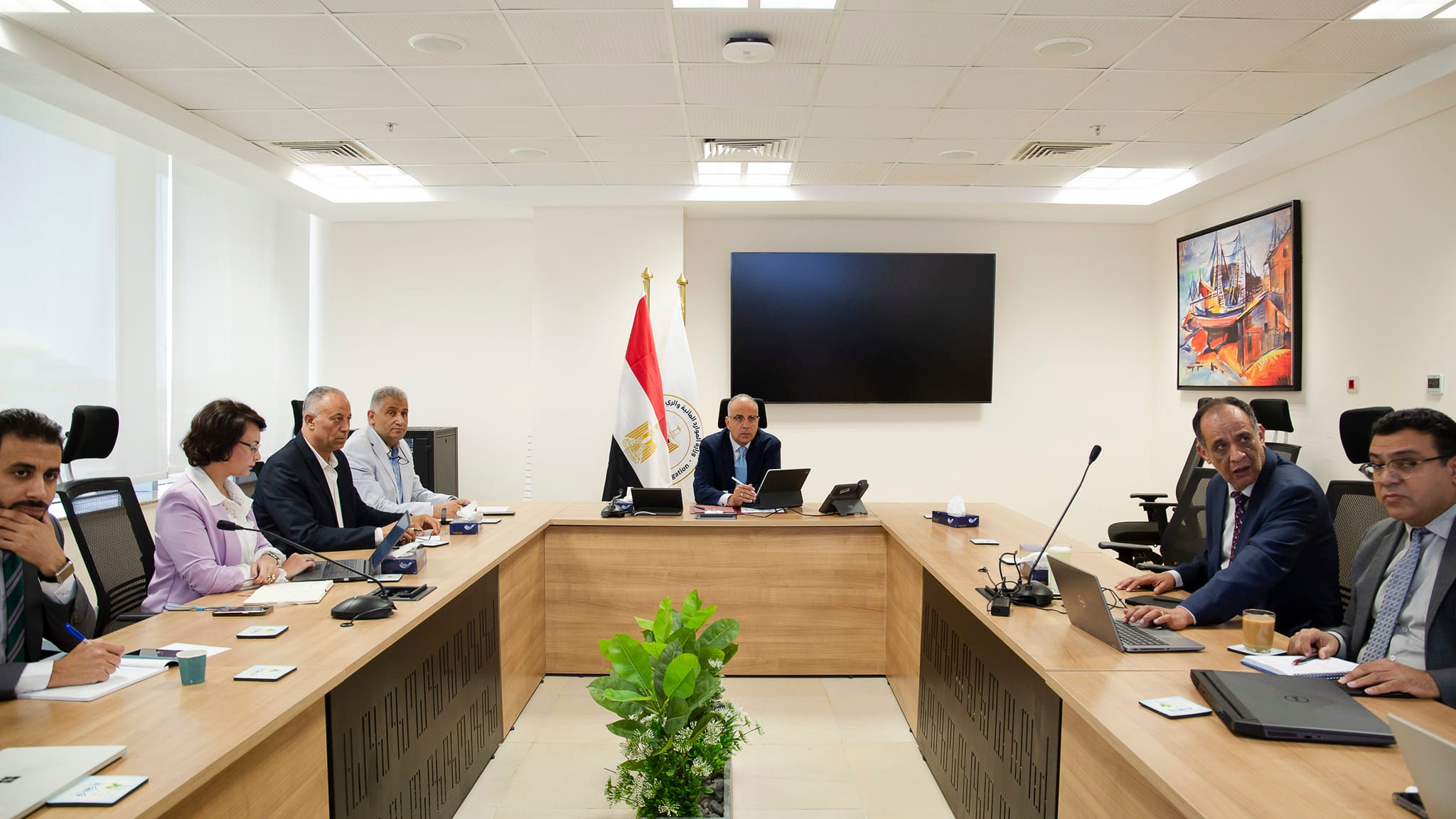 وزير الري يؤكد أهمية دعم القطاع الخاص في مجال تبطين الترع