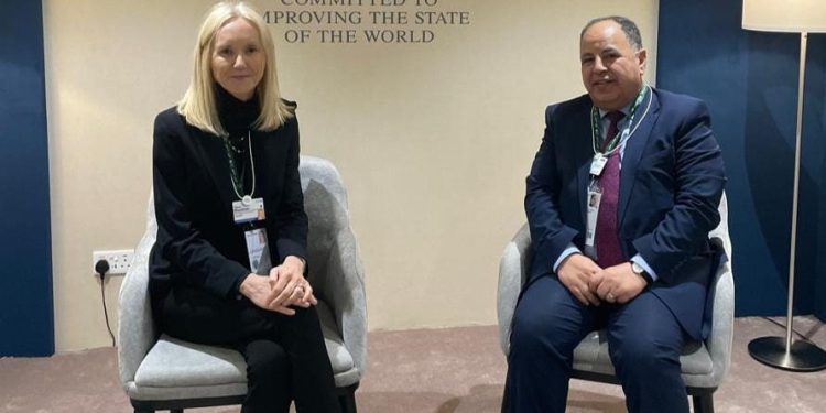 مصر تسعى للتعاون مع "مورجان ستانلي" للتحوط من ارتفاع السلع