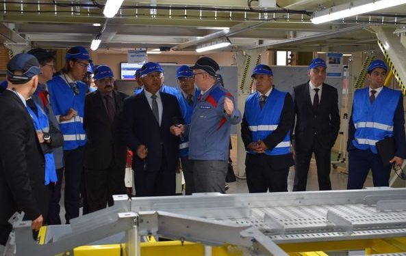 "النقل" تبحث إنشاء مصنعين لمستلزمات السكك الحديدية فى الإسكندرية