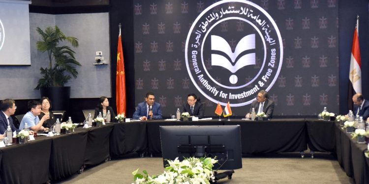 مصر تبحث جذب استثمارات صينية للمنطقة الحرة المُخطط إنشائها بـ"العلمين الجديدة"