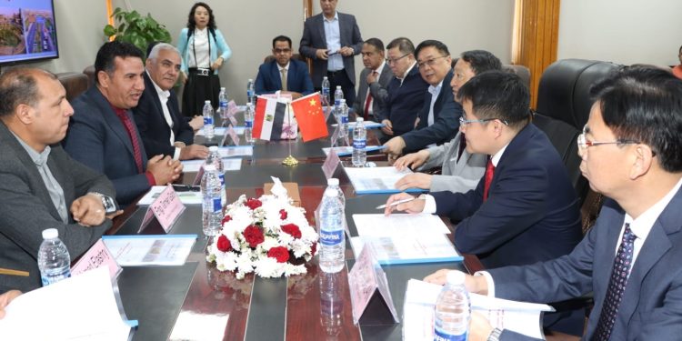 "بني سويف الجديدة" تستقبل وفداً صينيا لبحث الاستثمار بالمدينة