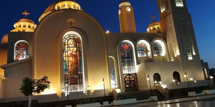 الحكومة تقرر وقف تنفيذ خطة تخفيف أحمال الكهرباء عن الكنائس