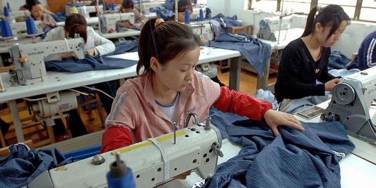 صناعة الملابس والمنسوجات في الصين