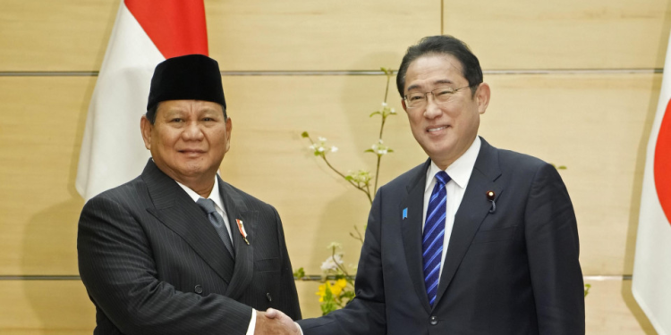 اليابان وإندونيسيا تتفقان على تعزيز العلاقات وسط النفوذ المتنامي للصين