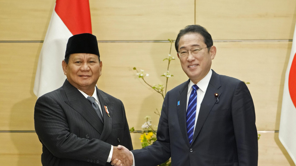 اليابان وإندونيسيا تتفقان على تعزيز العلاقات وسط النفوذ المتنامي للصين