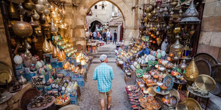 السياحة فى مصر ؛ سائح ؛ السياح ؛ السياحة ؛ القاهرة التاريخية ؛ قطاع السياحة