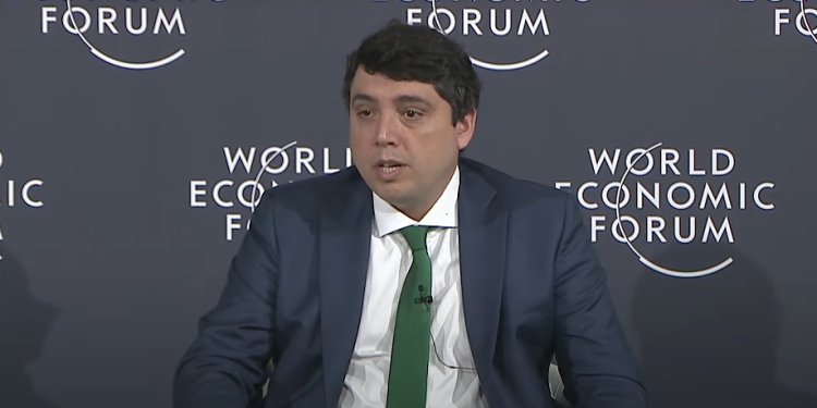 وزير الطاقة البرازيلي بيترو منديز