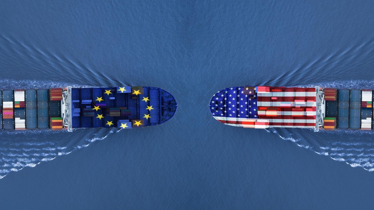 أمريكا والاتحاد الأوروبى يتوصلان لاتفاق إطارى جديد يحدد الرسوم الجمركية  بنسبة 15% - جريدة البورصة
