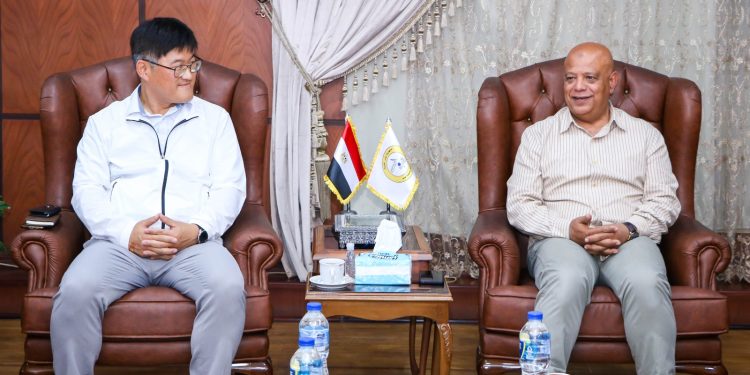 ميناء دمياط يبحث مع «سى جى لوجستيك الكورية» استقبال تجهيزات محطة الضبعة