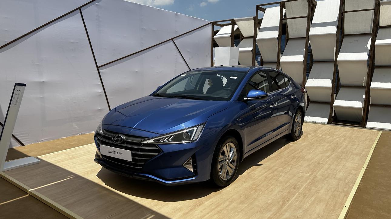 هيونداي إلنترا