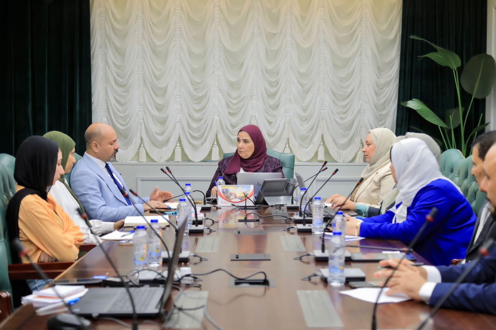 "القباج" تبحث موقف أصول "التضامن الاجتماعي" وفرص الاستثمار