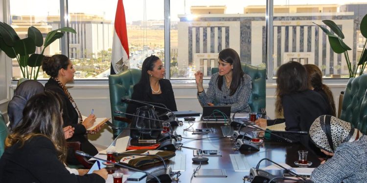 "التعاون الدولي": تنفيذ مشروعات تنموية بـ4.5 مليار دولار لتمكين المرأة