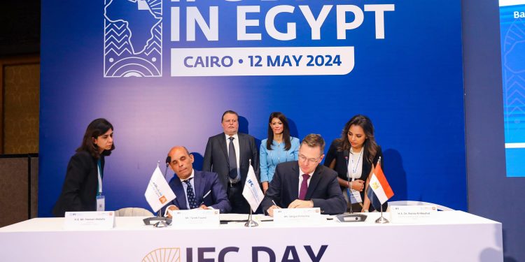 اتفاقية بين بنك القاهرة و"التمويل الدولية" بقيمة 100 مليون دولار