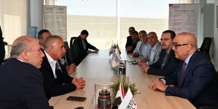 "الإسكان" تناقش مع "السويدى" مقترحات تطوير المناطق الصناعية بالمدن الجديدة