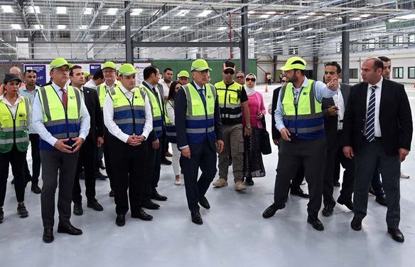 رئيس الوزراء يتفقد الأعمال الإنشائية لمصنع لـ"سوميتومو" اليابانية فى "العاشر"