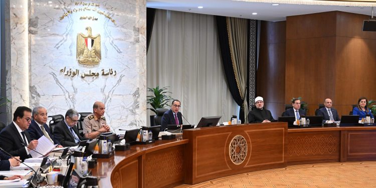 رئيس الوزراء: زيادة في تحويلات المصريين بالخارج والتنازل عن الدولار