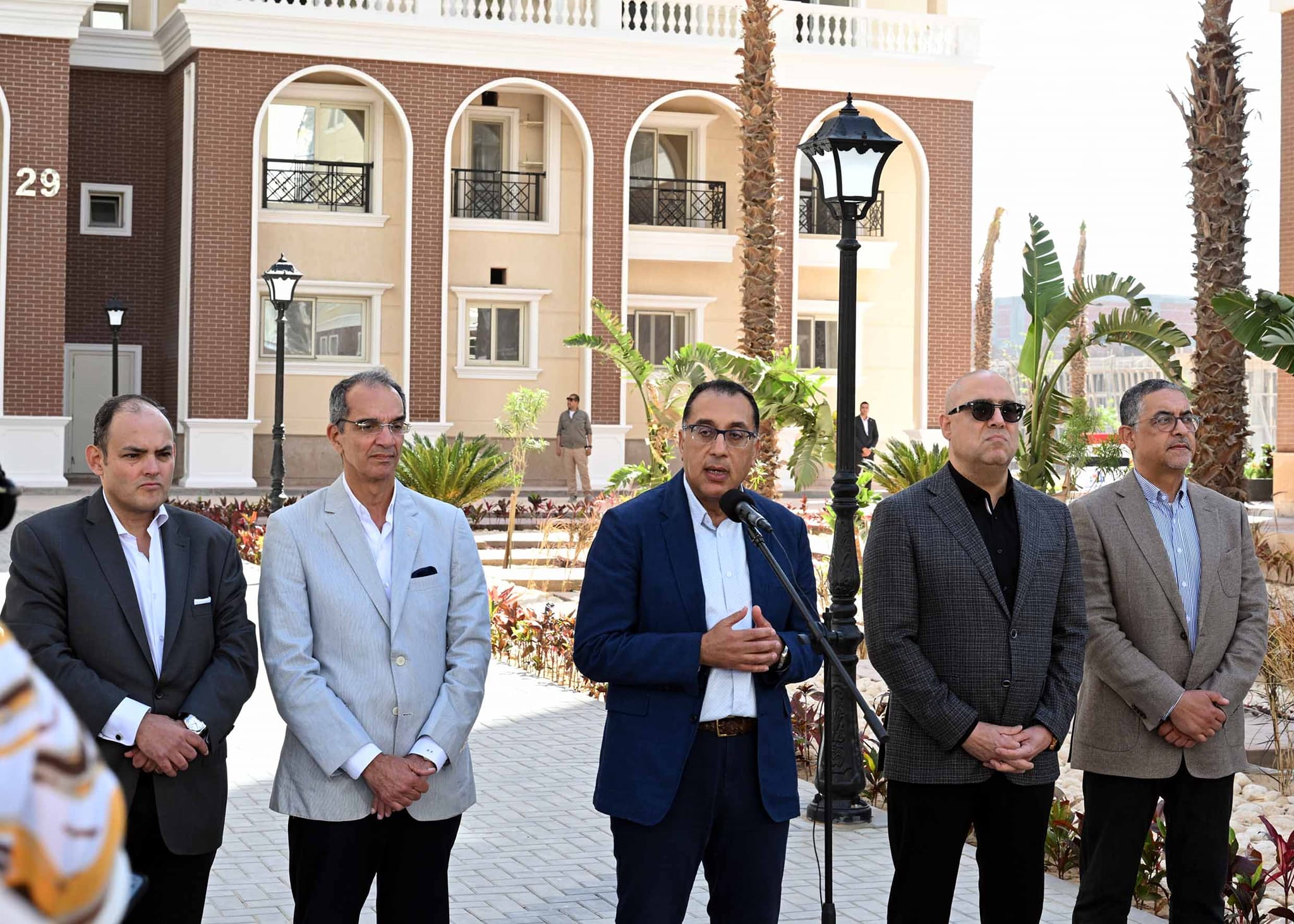 مدبولى: 60% من الغاز الطبيعى الذى تنتجه مصر يذهب لاستهلاك الكهرباء